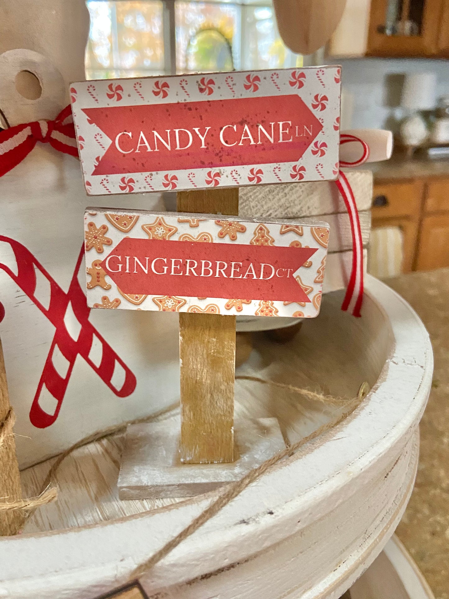DIY Holiday Directional Signs Kit