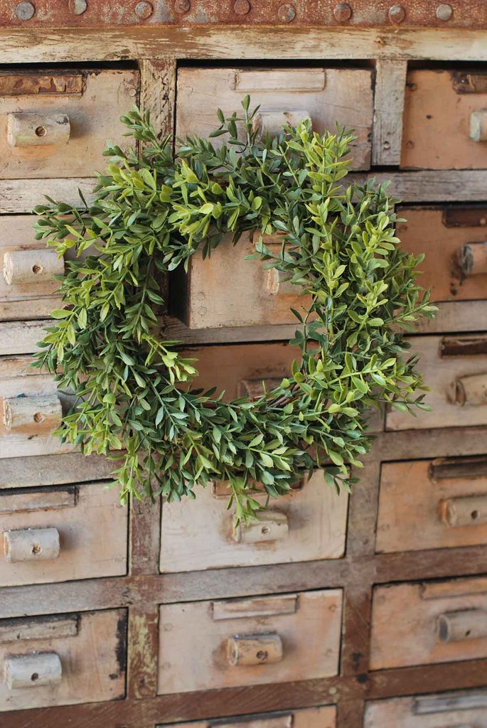 New England Boxwood Candle Ring