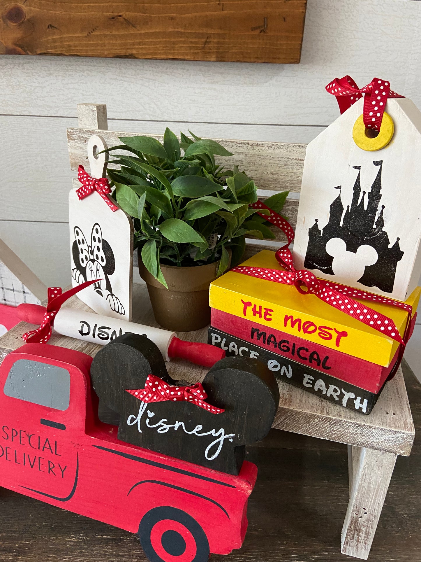 Tiered Tray Set |'Your Favorite Mouse'