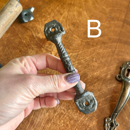 Tray & Sign Handles | Antiqued/Rusty/Bronze