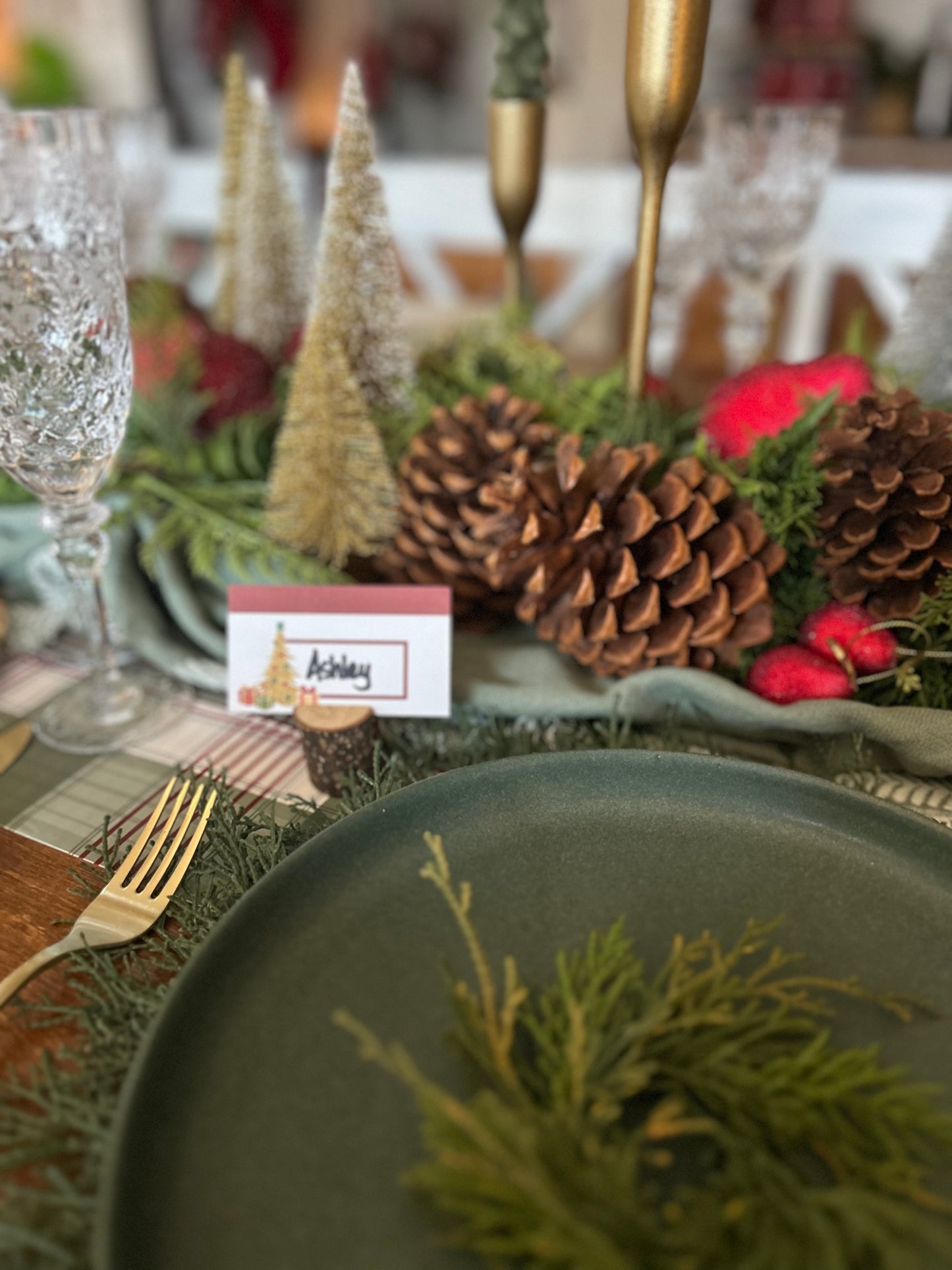 Place Cards | Red & Gold Christmas Tree