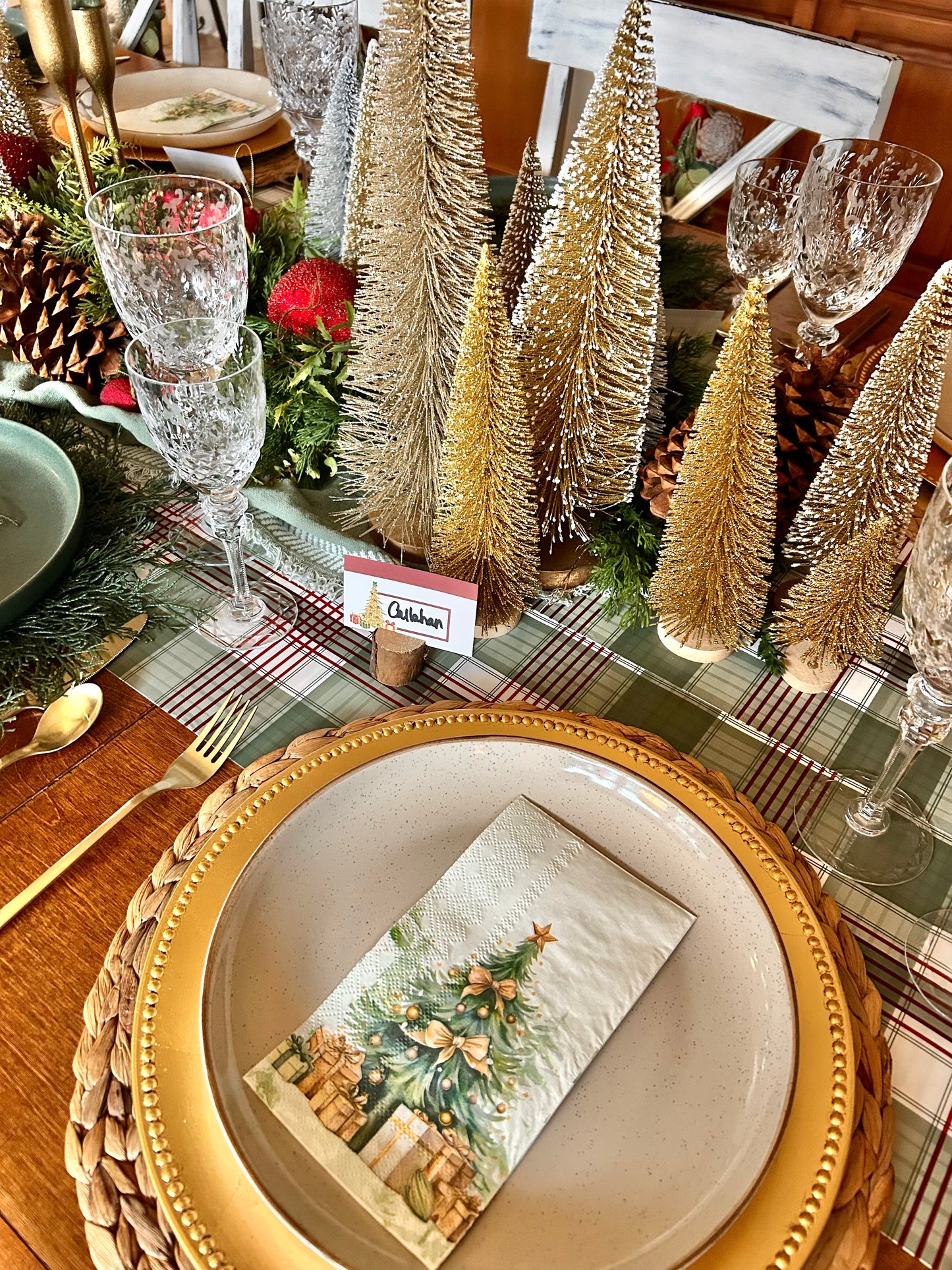 Place Cards | Red & Gold Christmas Tree