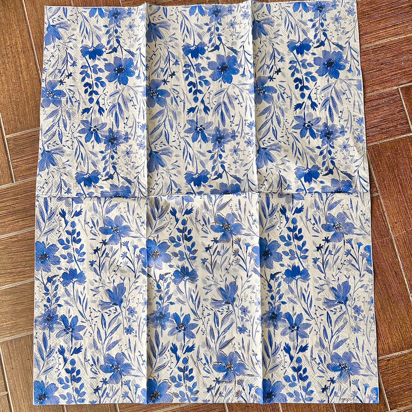 Napkin | Blue Floral (One Panel Gold Detail)