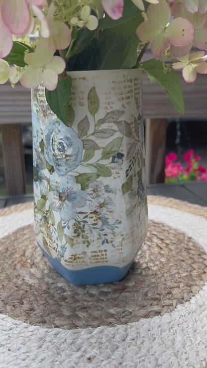 Vase | Vintagey Blue Floral