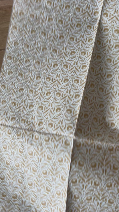 Napkin | Gold and White Print
