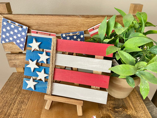 DIY Mini Pallet Sign - American Flag