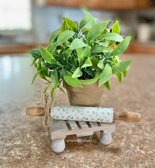 DIY Mini Pallet Riser